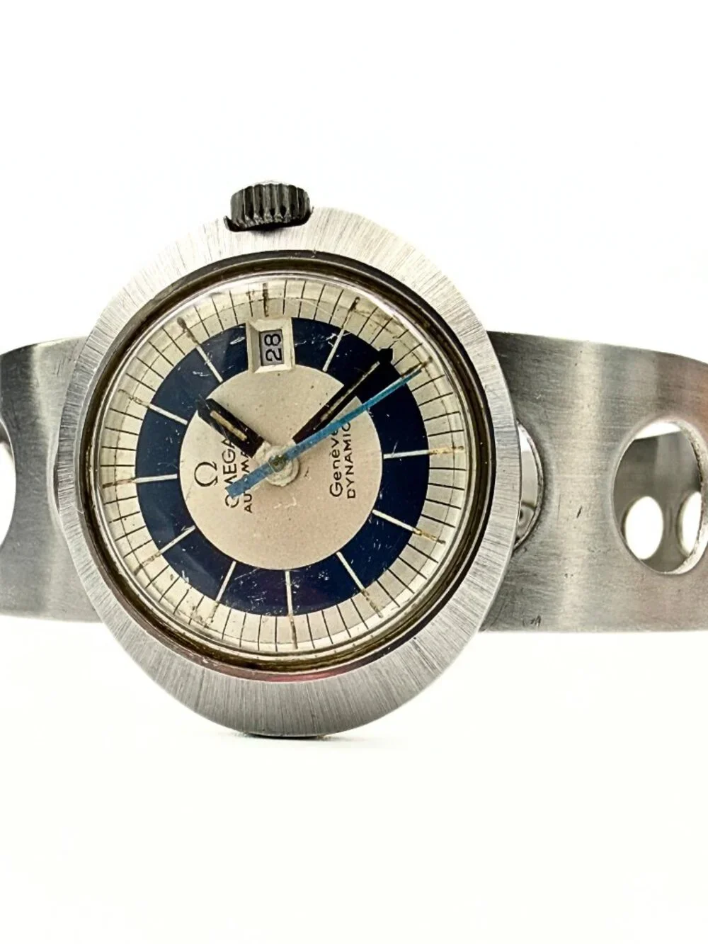 Retro 1970s OMEGA Geneve Dynamic Tool 102 Steel Bracelet Blue Sector Dial Watch